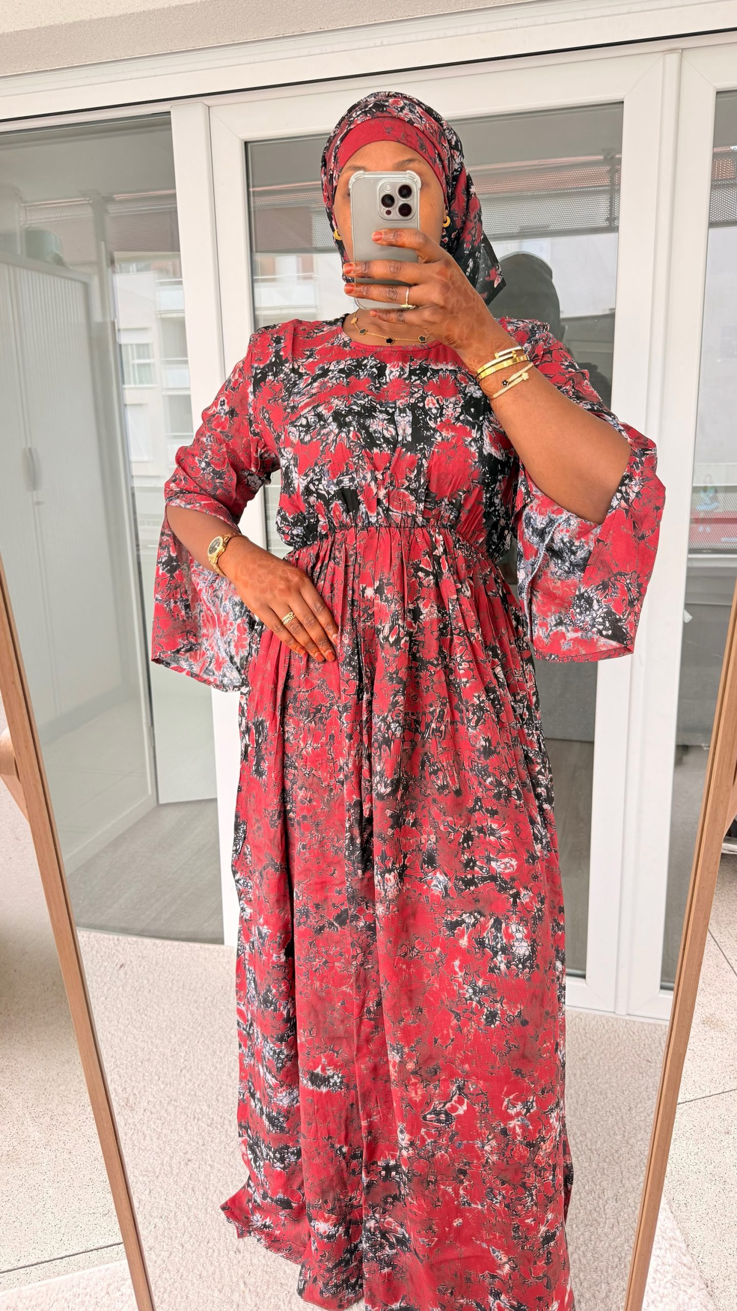 YOURS LONDON Robe t-shirt bordeaux à sequins grande taille | Yours Clothing