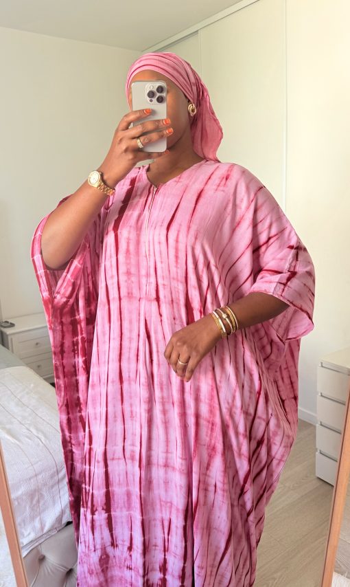 Robe Rose Framboise GRANDE TAILLE en coton 100% légère et respirante teintée artisanalement pour un confort quotidien et une coupe fluide – Image 2
