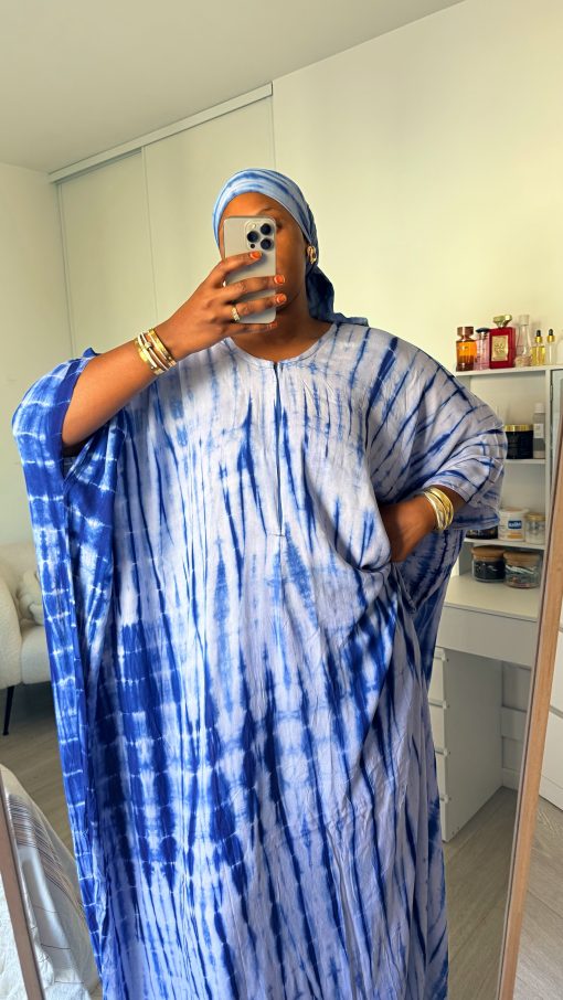 Robe Bleu Indigo GRANDE TAILLE en coton 100% légère et respirante teintée artisanalement pour un confort quotidien et une coupe fluide