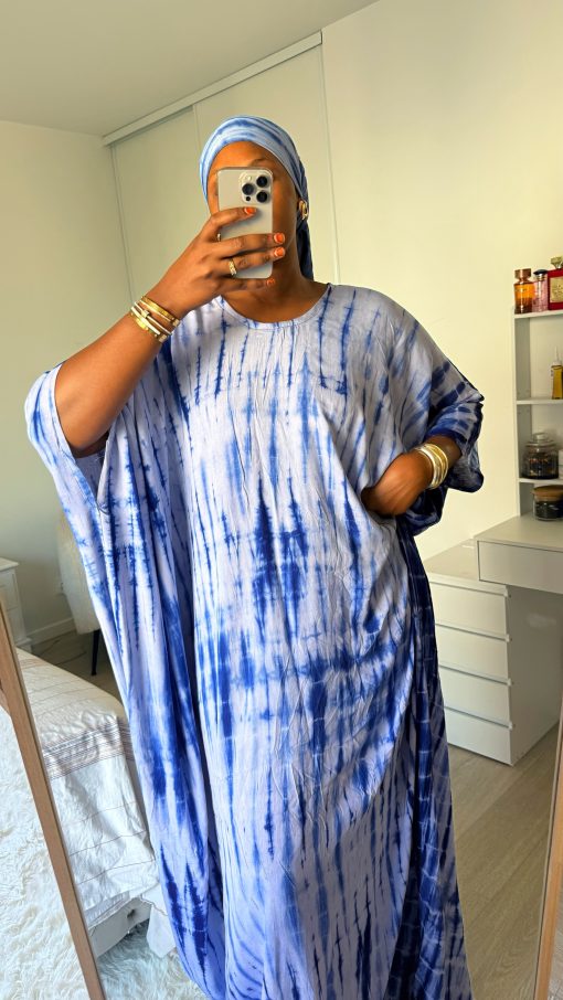 Robe Bleu Indigo GRANDE TAILLE en coton 100% légère et respirante teintée artisanalement pour un confort quotidien et une coupe fluide – Image 2