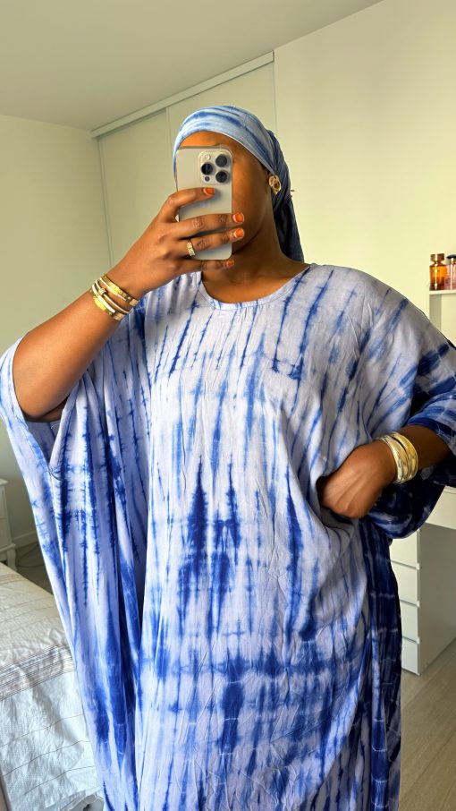 Robe Bleu Indigo GRANDE TAILLE en coton 100% légère et respirante teintée artisanalement pour un confort quotidien et une coupe fluide – Image 3